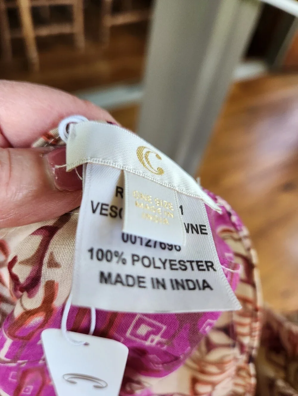 ❄️NWT Charming Charlie Women’s Pink Geometric Wine Glass Print Scarf